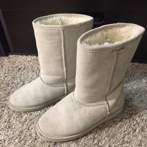 Bearpaw white boots
